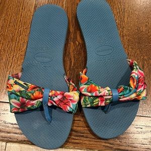 Floral Havianas